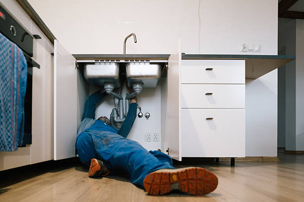 Professional Leak Detection technician working in Sassafras, KY